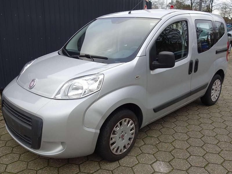 Gebraucht Fiat Qubo Active 73 PS (53 kW) 2008 Silber Van / Kleinbus