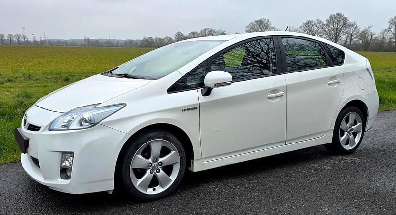 Gebraucht Toyota Prius 136 PS (100 kW) 2009 Weiß Kleinwagen