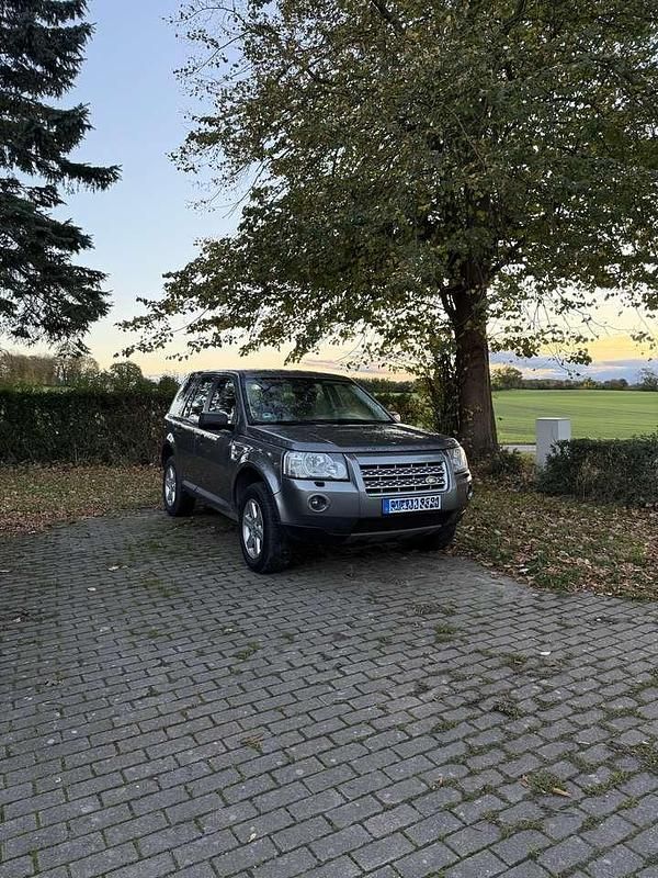 Grau Gebraucht 2009 Land Rover Freelander 2 S SUV | 4.000 € (Fairer Preis) - Bild 1/4