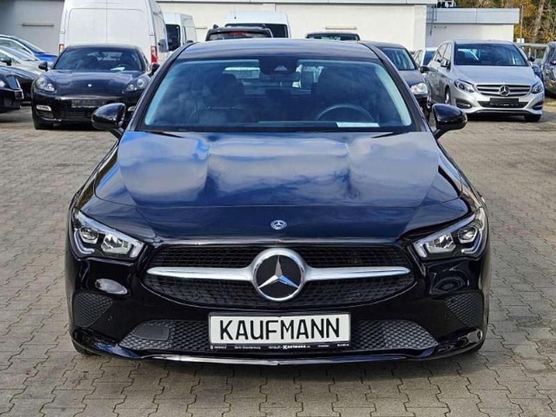 Gebraucht Mercedes CLA180 136 PS (100 kW) 2019 Nachtschwarz  unilack Limousine