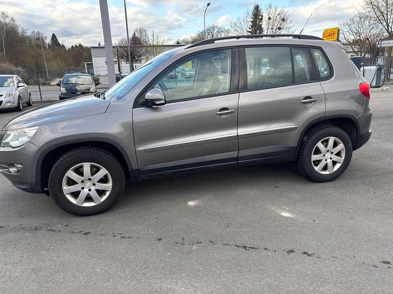 Gebraucht VW Tiguan Track & Field 140 PS (102 kW) 2009 Grau SUV