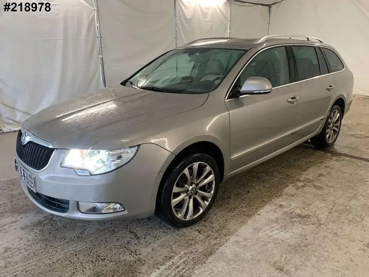Gebraucht Skoda Superb 170 PS (125 kW) 2011 Kombi