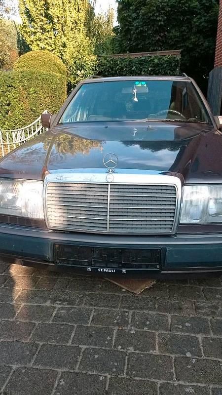 Brugt Mercedes E220 150 HK (110 kW) 1992 Brun Stationcar
