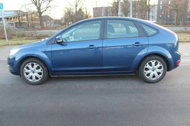 Gebraucht Ford Focus Style 101 PS (74 kW) 2008 Blau metallic Limousine