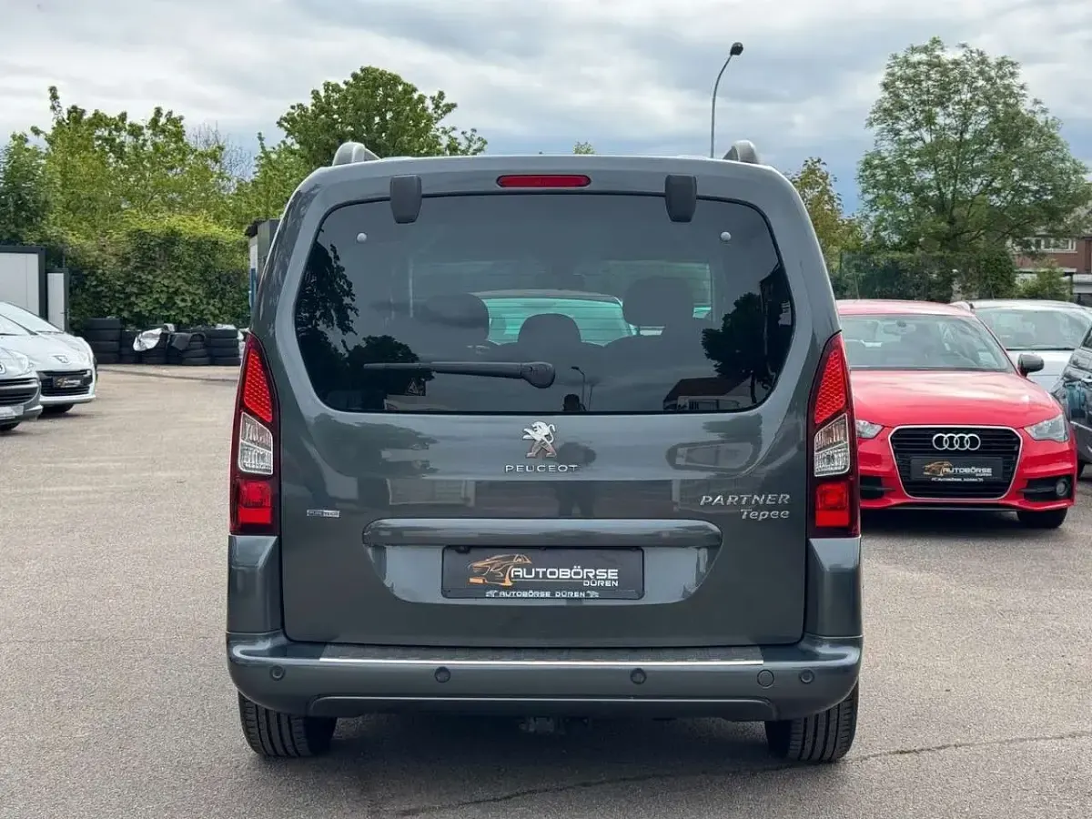 Gebraucht Peugeot Partner Allure 110 PS (80 kW) 2017 Gris shark Van / Kleinbus
