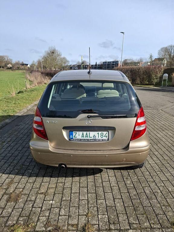 Gebraucht Mercedes A150 Elegance 95 PS (69 kW) 2005 Gold Limousine