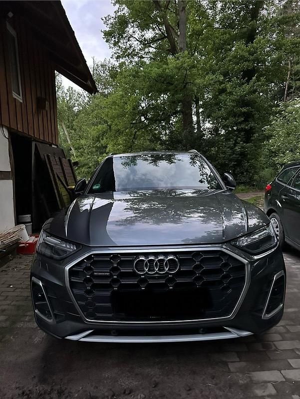 Grau Gebraucht 2022 Audi Q5 S-Line SUV | 42.000 € (Fairer Preis) - Bild 1/4