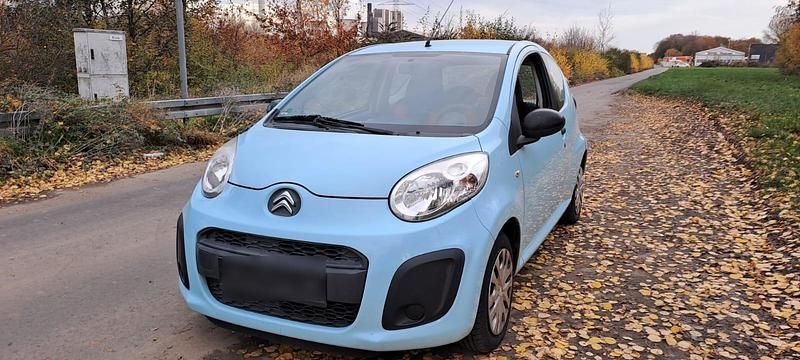 Blau Gebraucht 2012 Citroën C1 Advance Kleinwagen | 1.600 € (Fairer Preis) - Bild 1/4