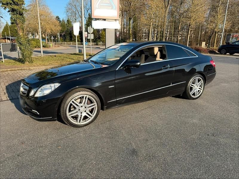 Gebraucht Mercedes E350 231 PS (169 kW) 2009 Schwarz Coupé