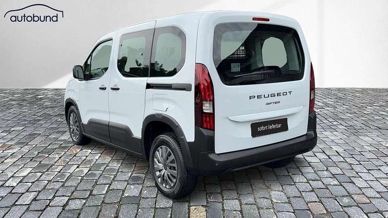Neu Peugeot Rifter Allure 131 PS (96 kW) 2025 Weiss Van / Kleinbus