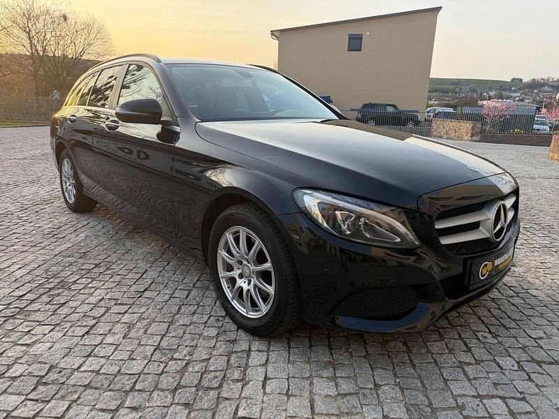 Gebraucht Mercedes C220 170 PS (125 kW) 2015 Schwarz Kombi