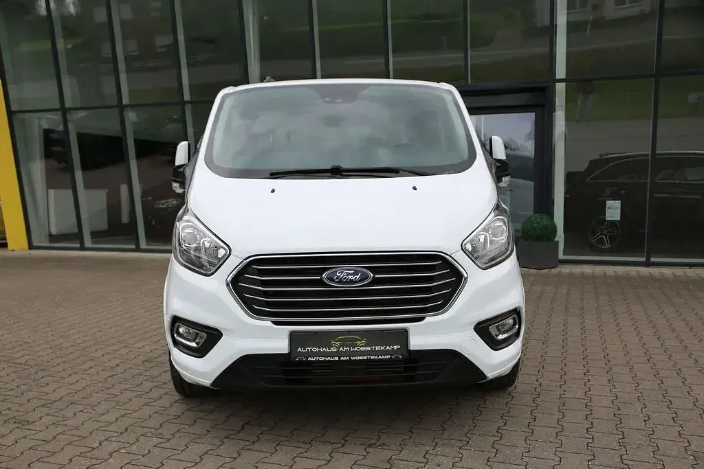 Gebraucht Ford Tourneo Limited 131 PS (96 kW) 2021 Frozen white Van / Kleinbus