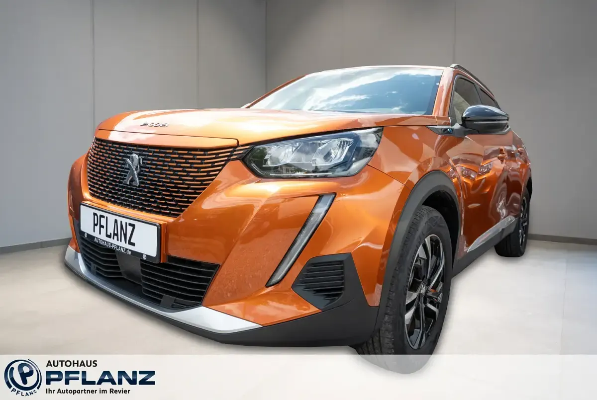 Gebraucht Peugeot e-2008 Allure 100 kW (136 PS) 2023 SUV
