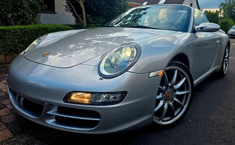 Silber Gebraucht 2007 Porsche 911 Carrera Cabriolet Cabrio | 57.999 € (Fairer Preis) - Bild 1/4