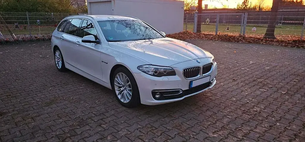 Gebraucht BMW 520 Luxury Line 190 PS (139 kW) 2015 Weiß Kombi