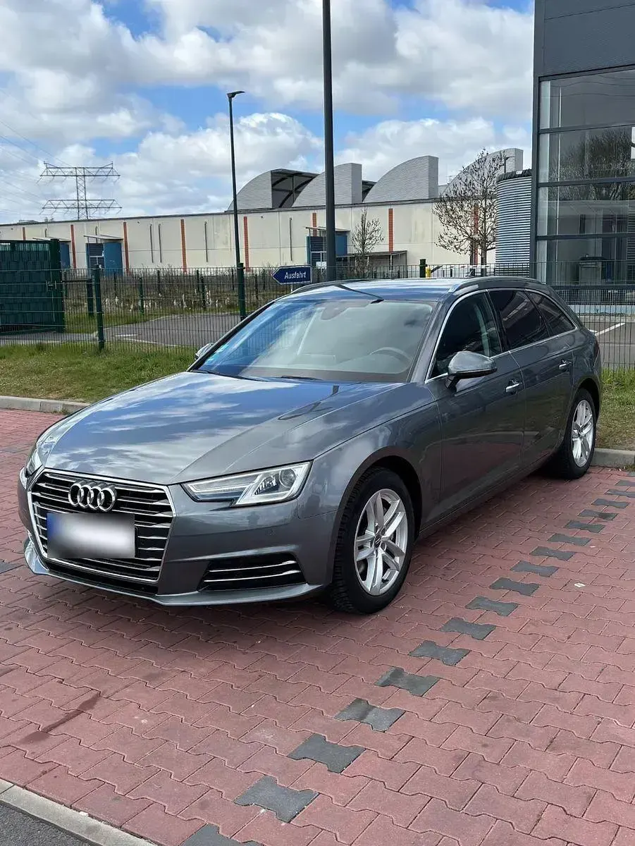 Gebraucht Audi A4 Sport 190 PS (139 kW) 2016 Grau Kombi