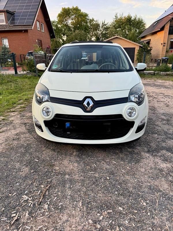 Weiß Gebraucht 2012 Renault Twingo Kleinwagen | 2.800 € (Guter Preis) - Bild 1/4