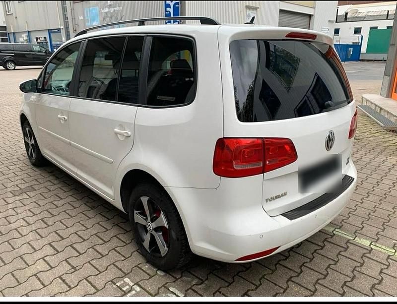 Gebraucht VW Touran 105 PS (77 kW) 2012 Weiß Van / Kleinbus