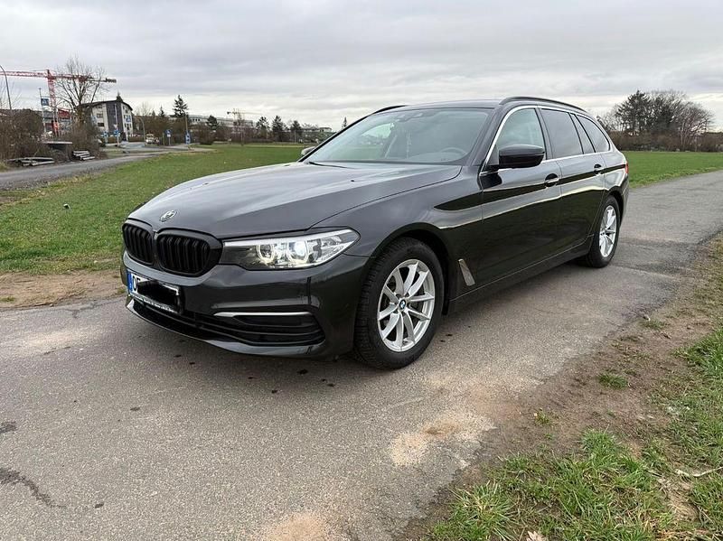 Gebraucht BMW 520 190 PS (139 kW) 2017 Grau Kombi