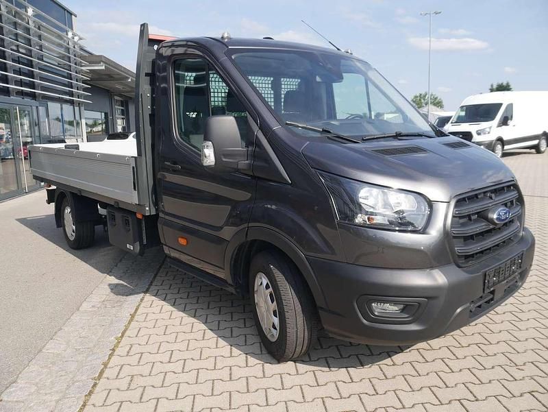 Gebraucht Ford Transit Trend 131 PS (96 kW) 2022 Magneticgrau (metallic) Van / Kleinbus