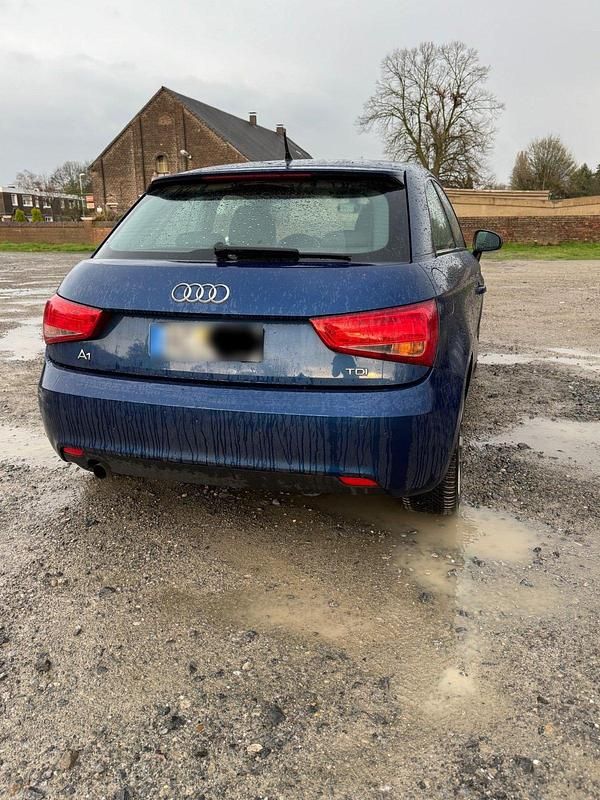 Gebraucht Audi A1 105 PS (77 kW) 2011 Blau Kleinwagen
