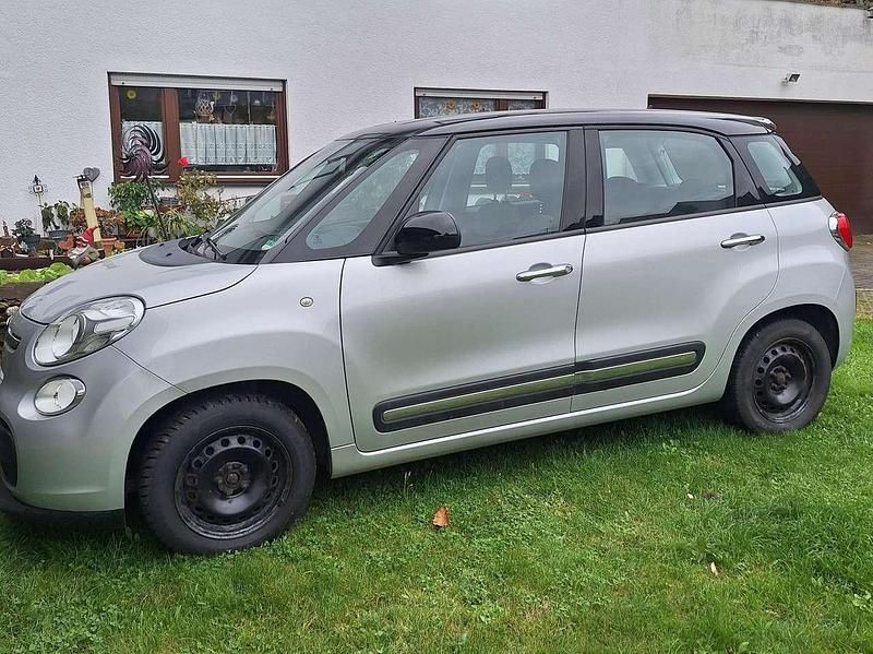 Silber Gebraucht 2013 Fiat 500L Van / Kleinbus | 5.150 € (Fairer Preis) - Bild 1/4