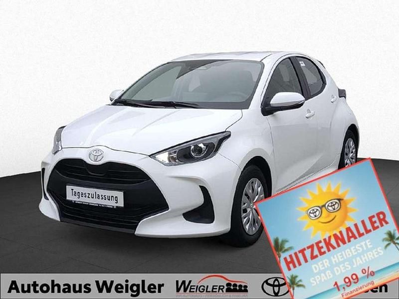 Weiß Gebraucht 2025 Toyota Yaris Business Edition Limousine | 24.950 € (Superpreis) - Bild 1/4