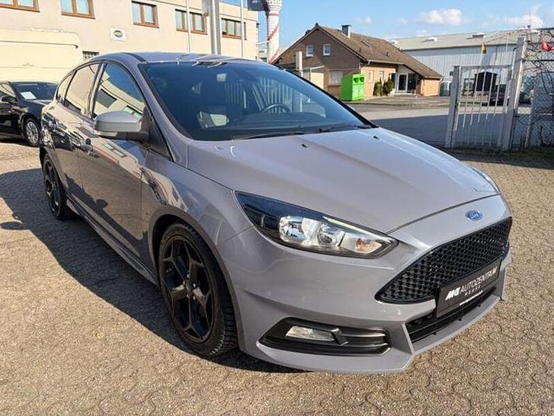 Gebraucht Ford Focus ST 250 PS (183 kW) 2015 Slategrau Limousine