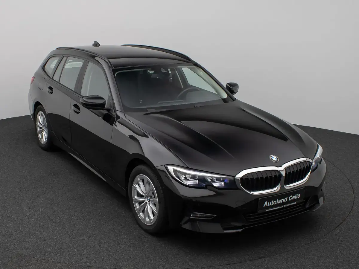 Gebraucht BMW 320 Sport Line 190 PS (139 kW) 2020 Schwarz Kombi