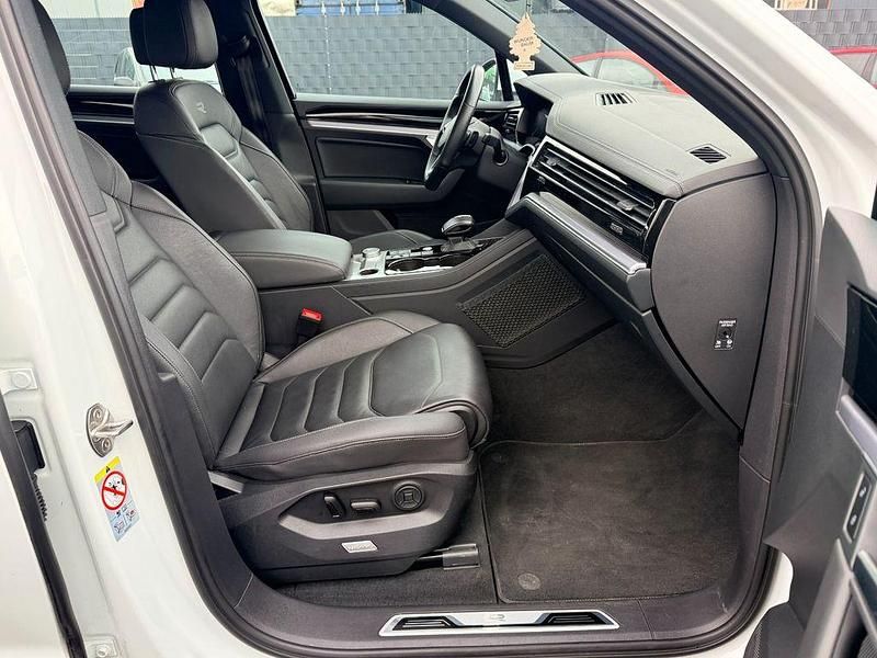 Gebraucht VW Touareg R-line 231 PS (169 kW) 2022 Weiß SUV