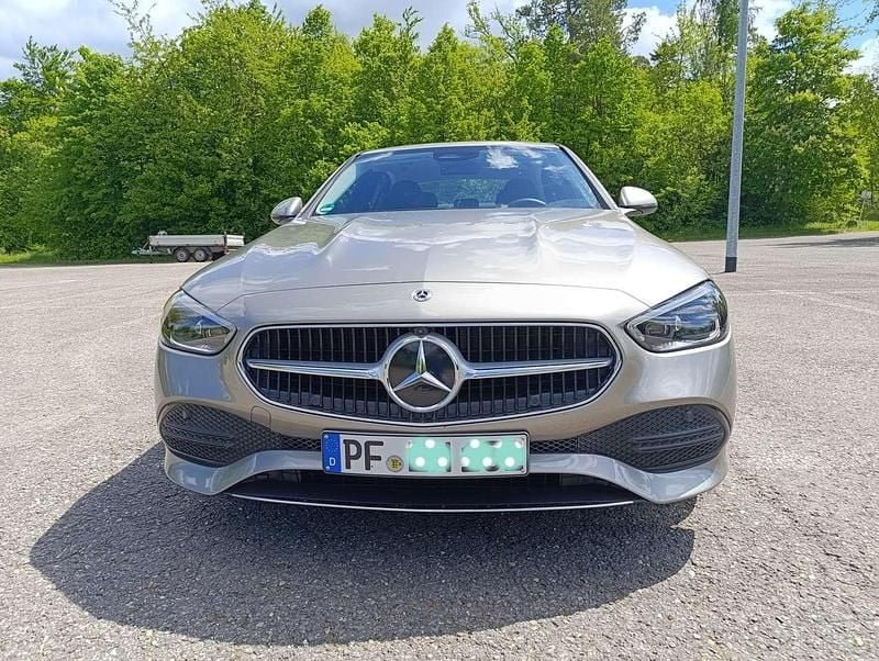 Silber Gebraucht 2023 Mercedes C180 Avantgarde Limousine | 33.500 € (Guter Preis) - Bild 1/4