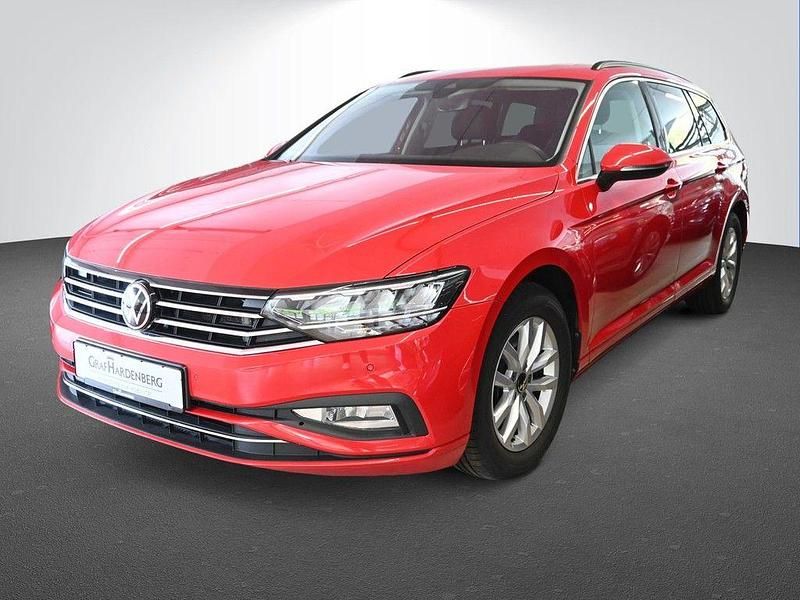 Rot Gebraucht 2022 VW Passat Business Limousine | 22.890 € (Fairer Preis) - Bild 1/4