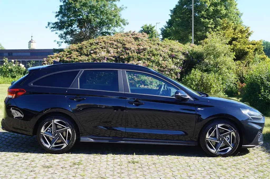Neu Hyundai i30 N Line 150 PS (110 kW) 2026 Schwarz Kombi