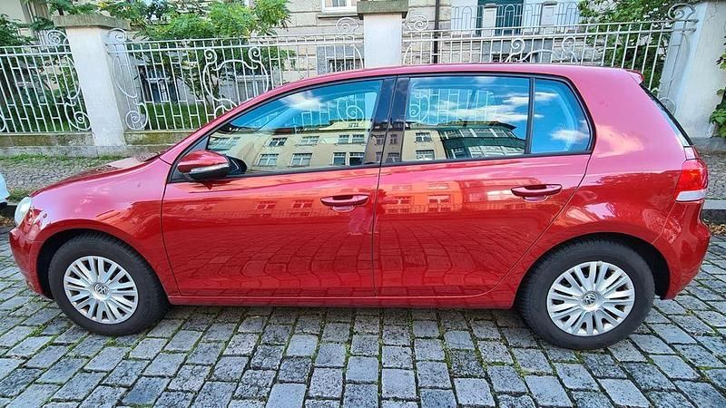 Rot Gebraucht 2010 VW Golf Limousine | 6.400 € (Fairer Preis) - Bild 1/4
