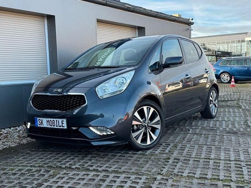 Grau Gebraucht 2015 Kia Venga Platinum Edition Kleinwagen | 6.999 € (Fairer Preis) - Bild 1/4