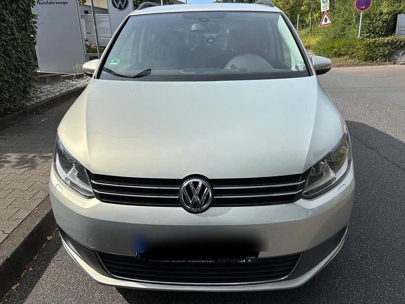 Silber Gebraucht 2011 VW Touran Van / Kleinbus | 6.999 € (Guter Preis) - Bild 1/4