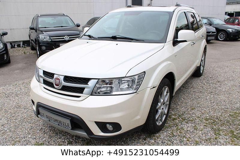 Weiß Gebraucht 2013 Fiat Freemont Lounge SUV | 6.850 € (Guter Preis) - Bild 1/4