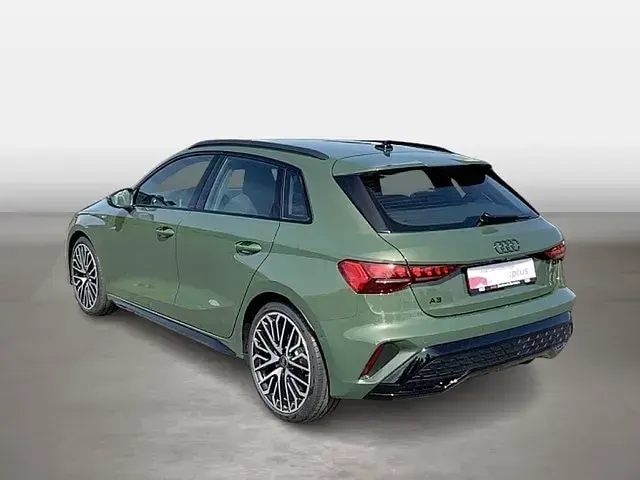 Używany Audi A3 S-Line 150 KM (110 kW) 2025 Zielony Sedan/Limuzyna