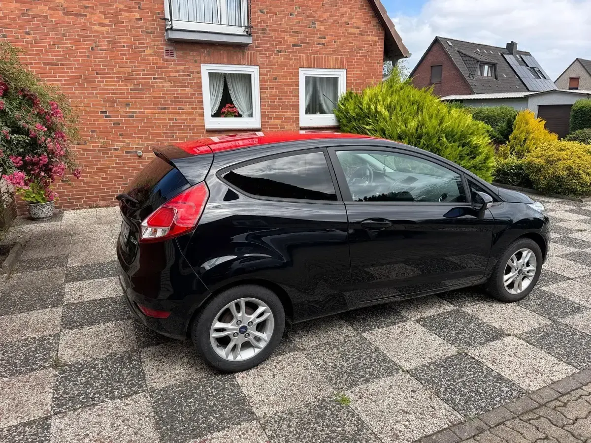 Gebraucht Ford Fiesta 60 PS (44 kW) 2016 Schwarz Kleinwagen