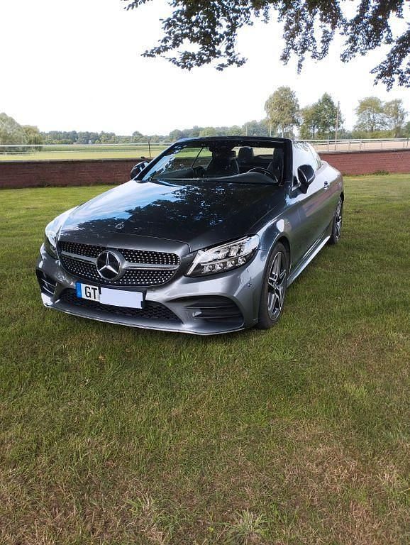 Grau Gebraucht 2019 Mercedes C220 Cabrio | 29.450 € (Guter Preis) - Bild 1/4