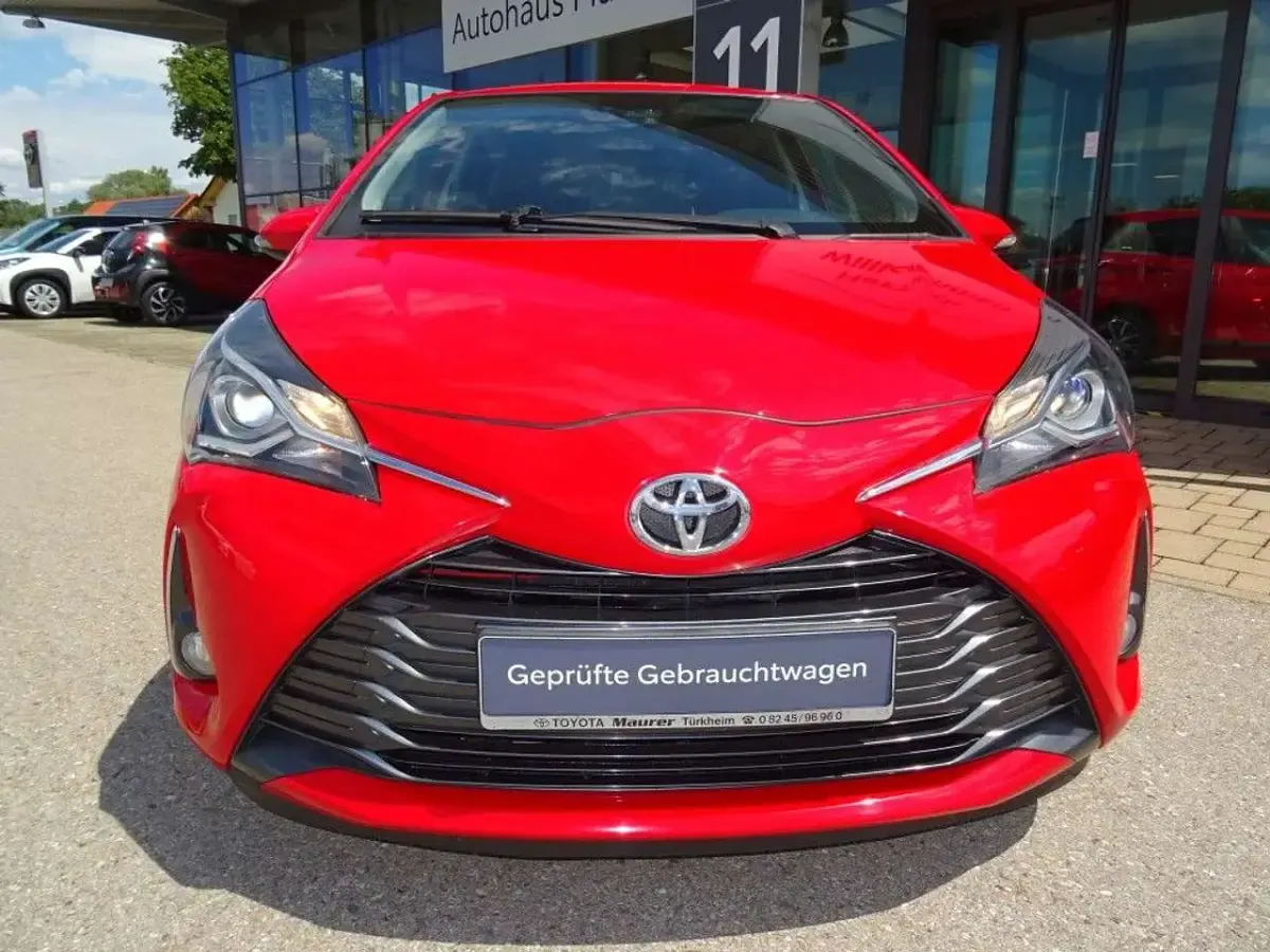 Gebraucht Toyota Yaris Team 111 PS (81 kW) 2019 Vulcanorot Kleinwagen