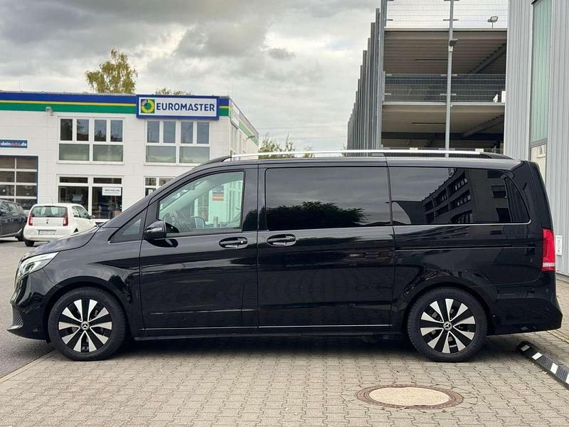 Schwarz Gebraucht 2021 Mercedes V250 Edition Van / Kleinbus | 42.980 € (Fairer Preis) - Bild 1/3