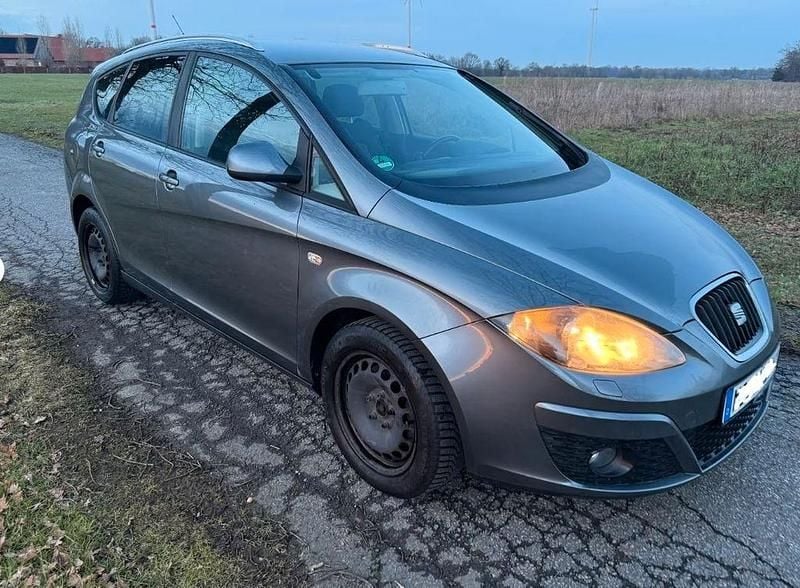 Gebraucht Seat Altea Ecomotive 105 PS (77 kW) 2012 Grau Van / Kleinbus