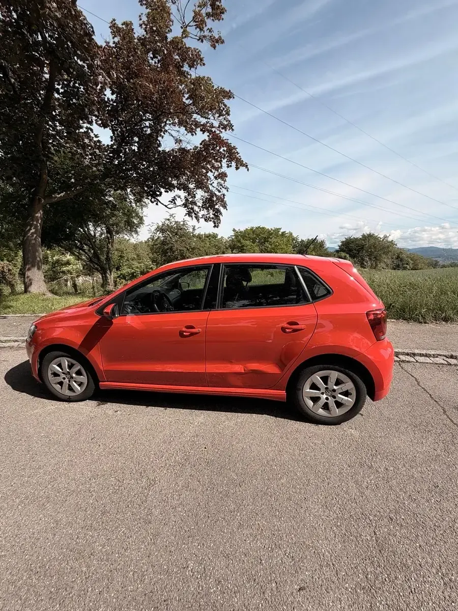 Gebraucht VW Polo 75 PS (55 kW) 2013 Rot Kleinwagen