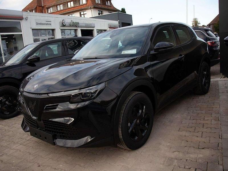 Nero tortona Neu 2025 Alfa Romeo GT Junior Limousine | 31.900 € (Fairer Preis) - Bild 1/4