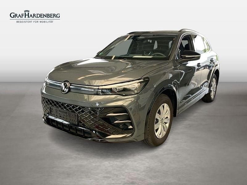 Grau Gebraucht 2024 VW Tiguan R-line SUV | 46.890 € (Superpreis) - Bild 1/4
