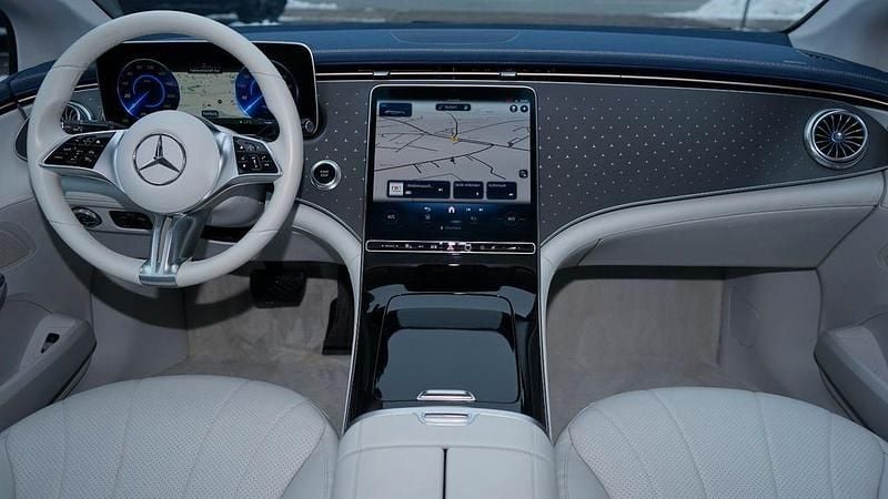 Gebraucht Mercedes EQE350 AMG line 214 kW (292 PS) 2022 Schwarz Limousine