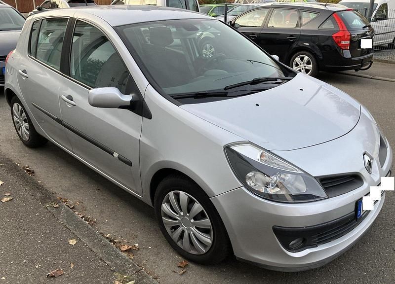 Silber Gebraucht 2006 Renault Clio II Kleinwagen | 3.750 € (Fairer Preis) - Bild 1/4