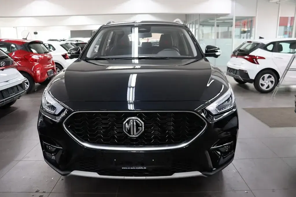 Neu MG ZS Luxury 106 PS (77 kW) 2025 Pebble black Limousine