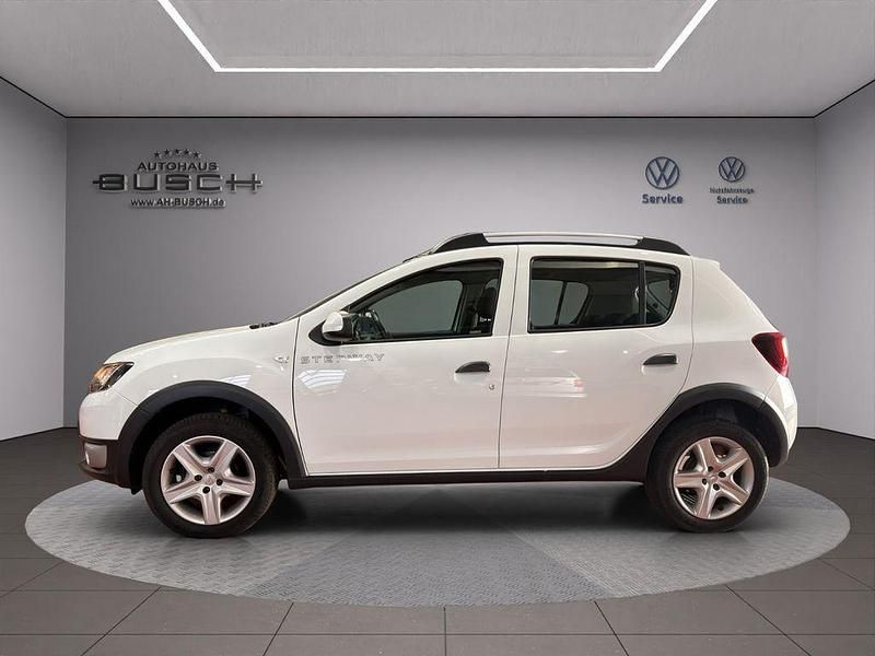 Gebraucht Dacia Sandero Stepway 90 PS (66 kW) 2016 Weiß Limousine